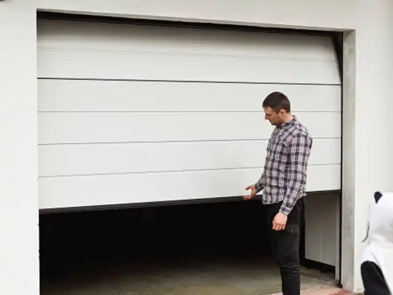 Ouverture de porte de garage à Toulon – serrurier ART Serrurerie Multi-Service